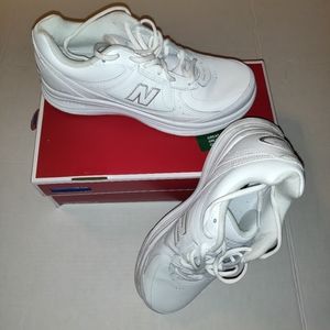 New Balance Women's 577 V1 Lace-up Walking Shoe